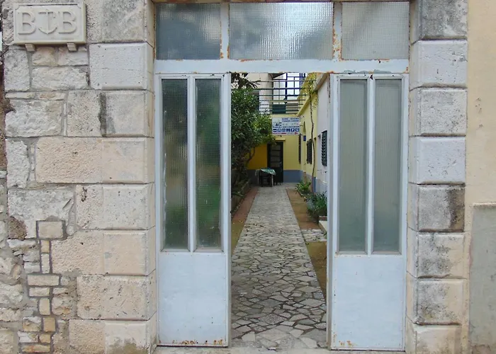 Marina Apartment End Rooms