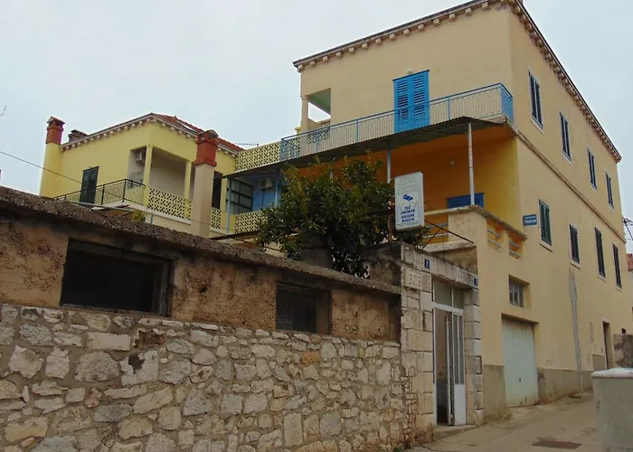 Marina Apartment End Rooms